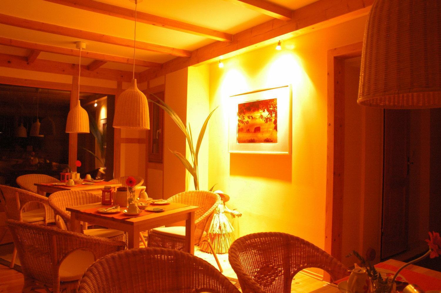Hotel Garni & Oma'S Heuhotel 'Pension Zur Galerie' Barby Bagian luar foto